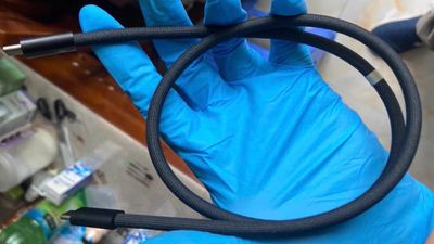 TB4 Cable for iPhone 15 Pro